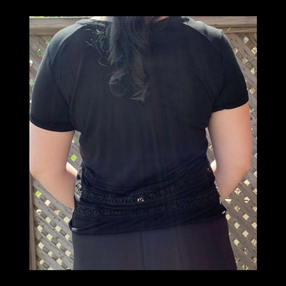 Wilfred Aritzia Black Tee w/lace detail - Picture 3 of 5